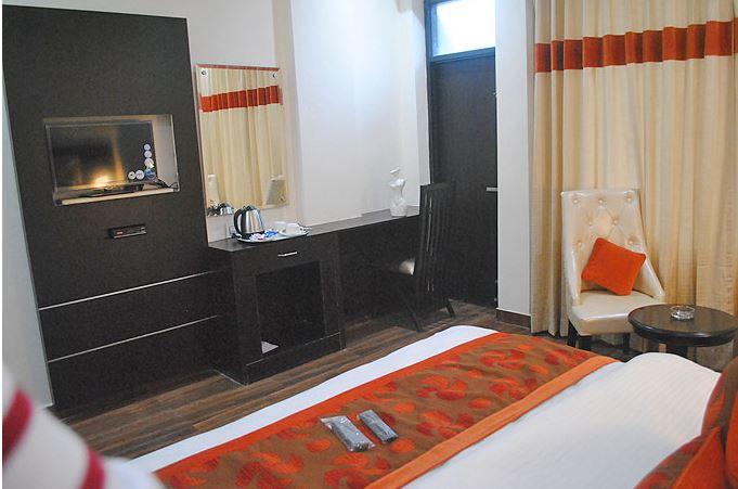 hotel triund heights