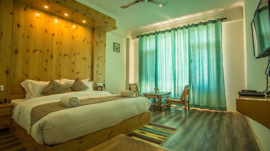 Hotel Pashmina,Simsa Village,3 star