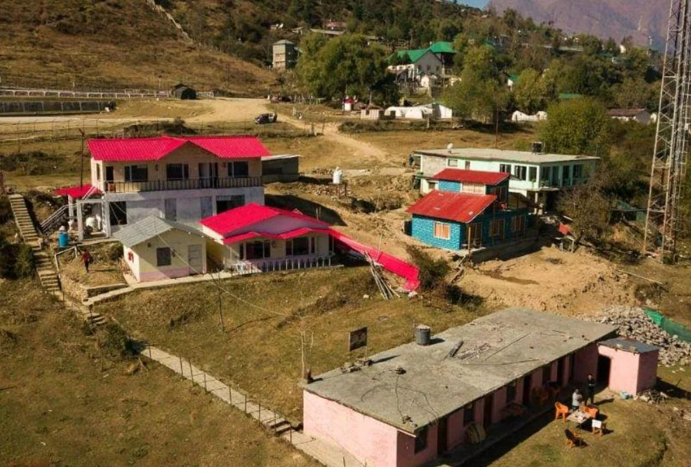 The Snow City, Auli,Chamoli>>Auli,3 star