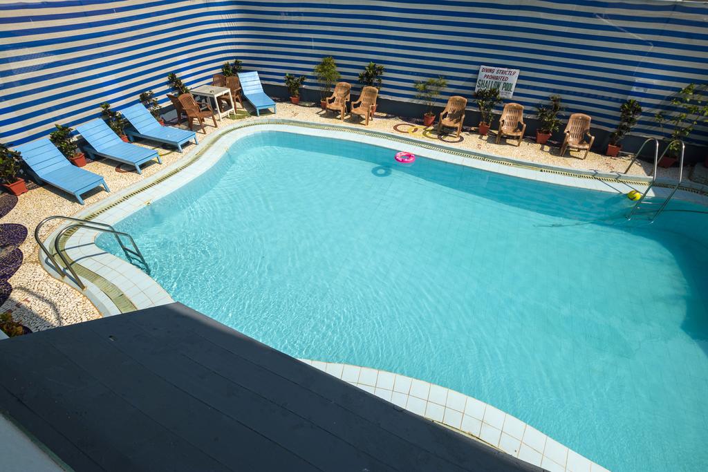 Holiday Beach Resort,Candolim Beach-North Goa,1 star