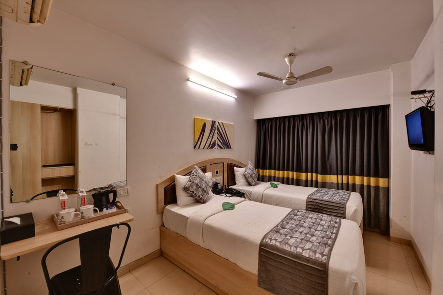 click hotel andheri midc
