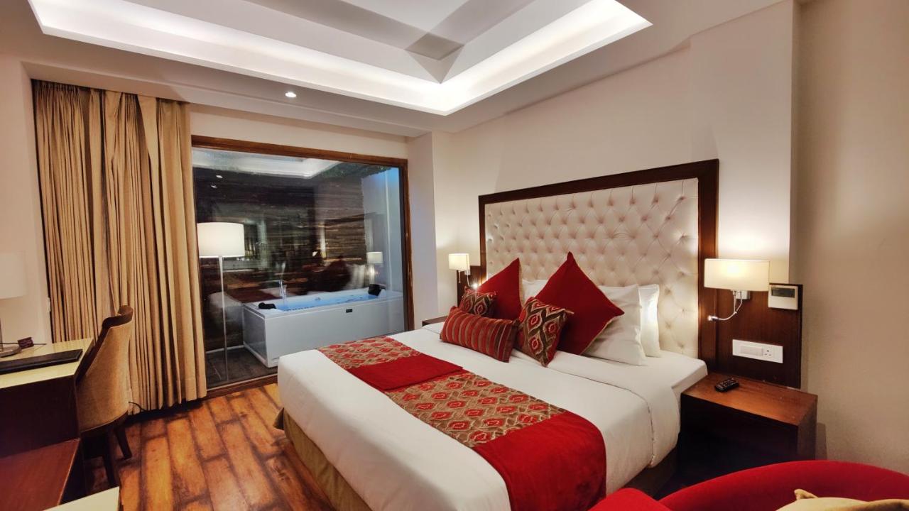Royale Retreat,Near Victory Tunnel,4 star