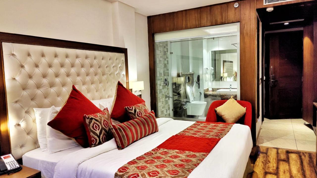 Royale Retreat Hotel & Spa Near Mall Road,Near Victory Tunnel,4 star