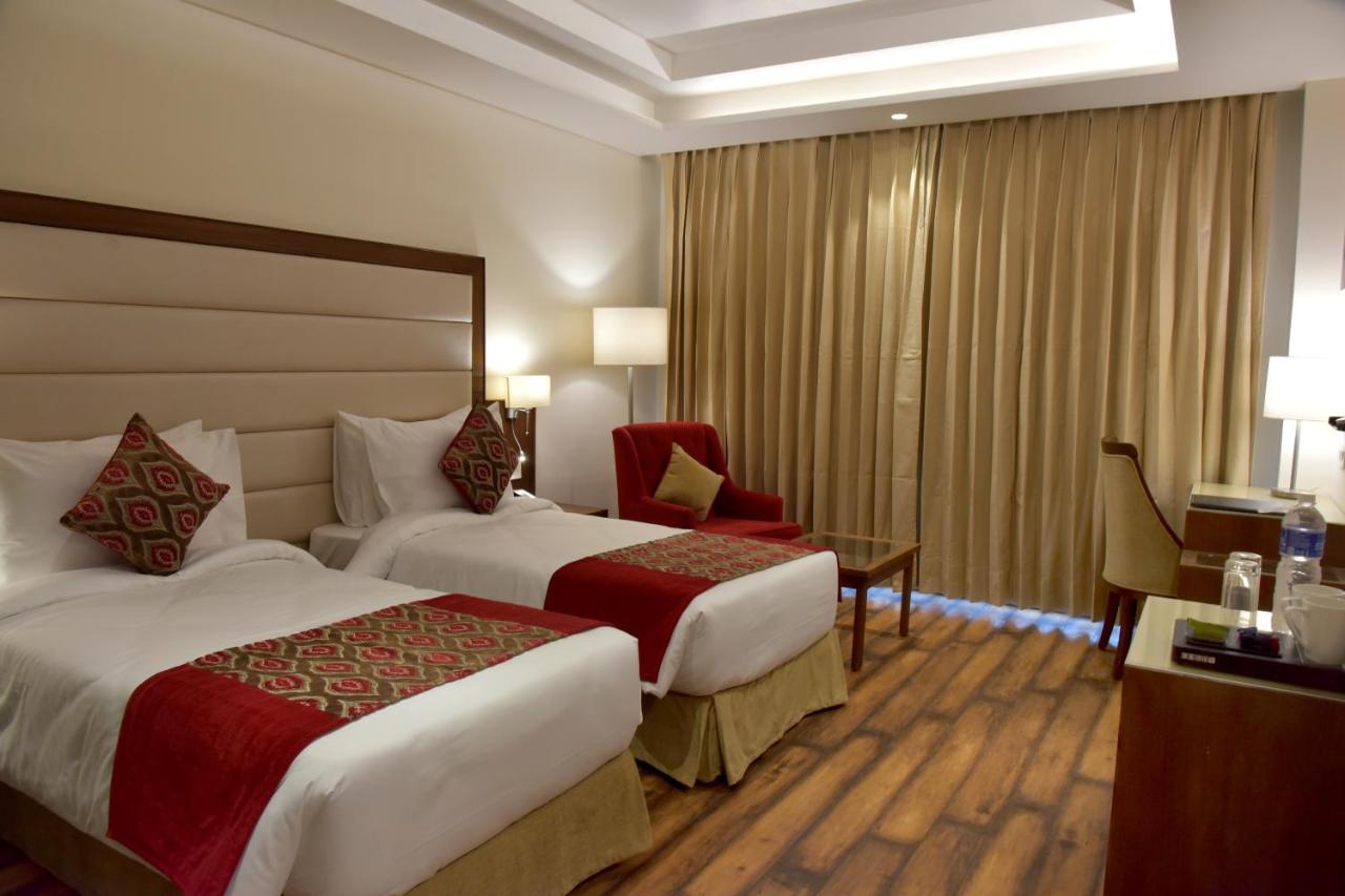 Royale Retreat,Near Victory Tunnel,4 star