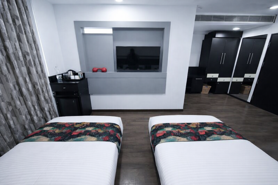 hotel purple brigade bangalore