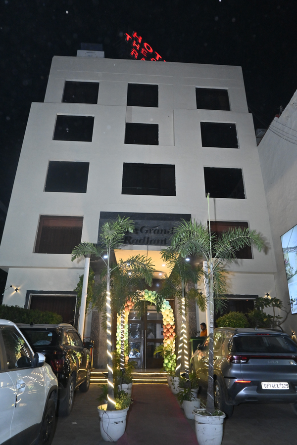 hotel the grand radiant