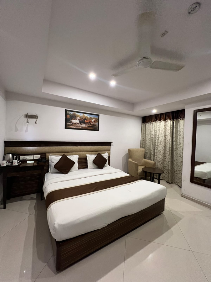 Hotel The Grand Radiant,Lalbagh,4 star