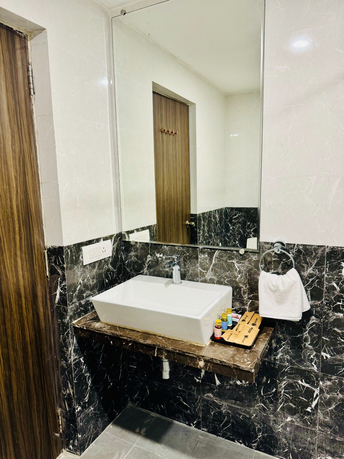 bluo amani vagator boutique hotel goa