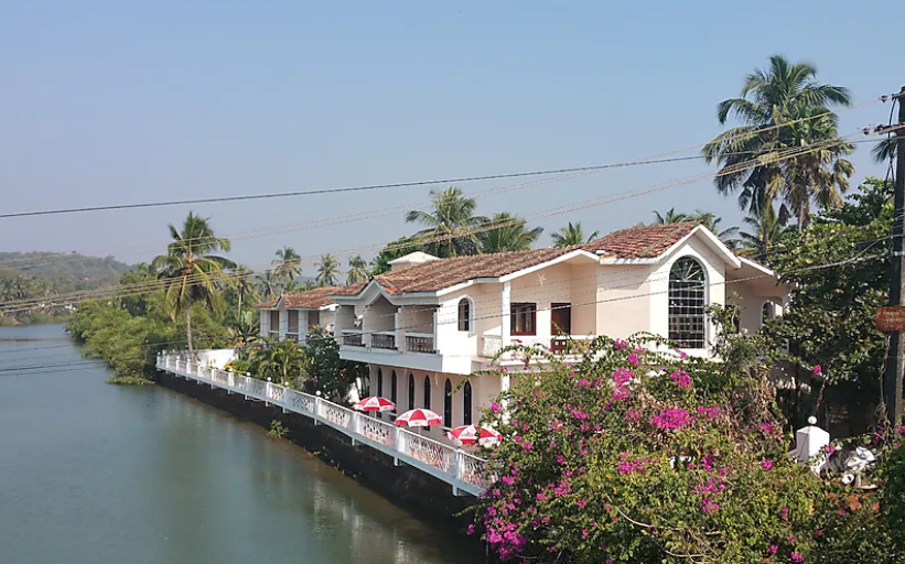 hotel riverside deluxe