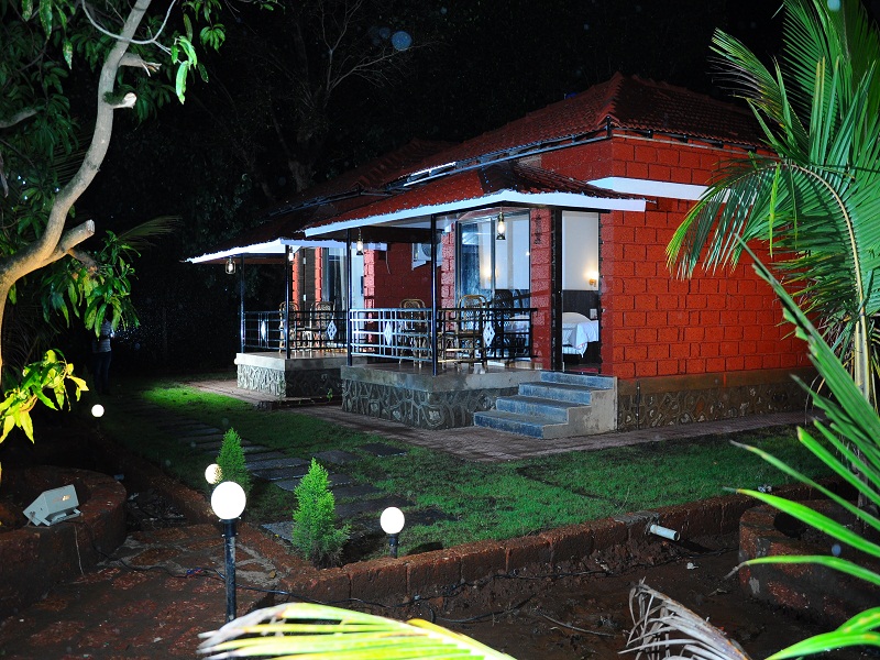 Red Roof Farmhouse,Ratnagiri>>Chiplun,3 star