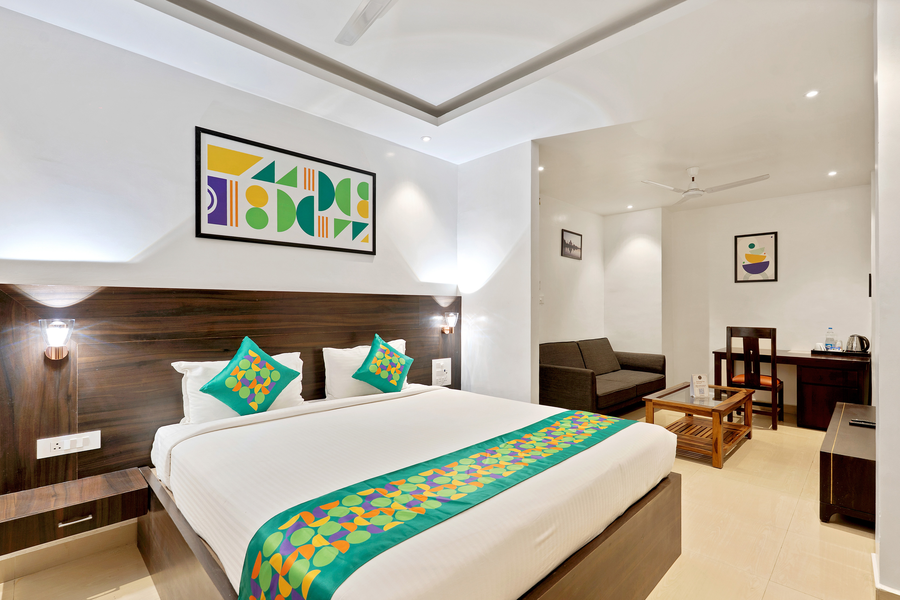 treebo aishwarya grand 4 km from promenade beach