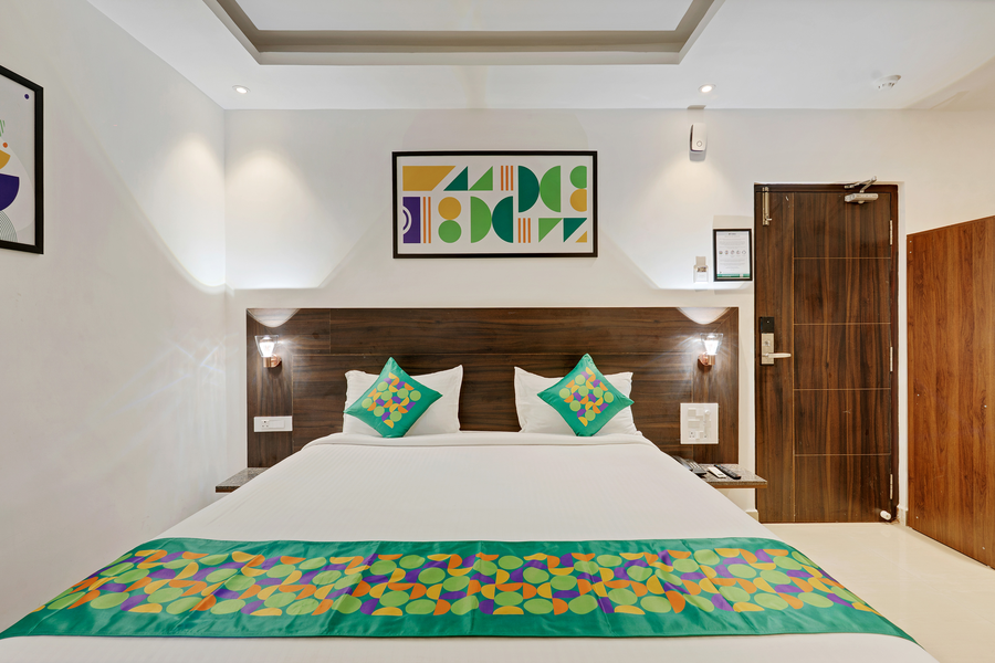 treebo aishwarya grand 4 km from promenade beach
