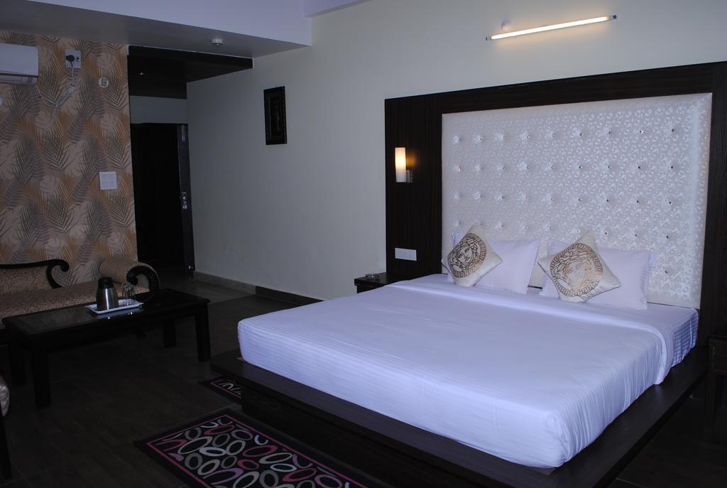 kamal residency by dhiraya hotels