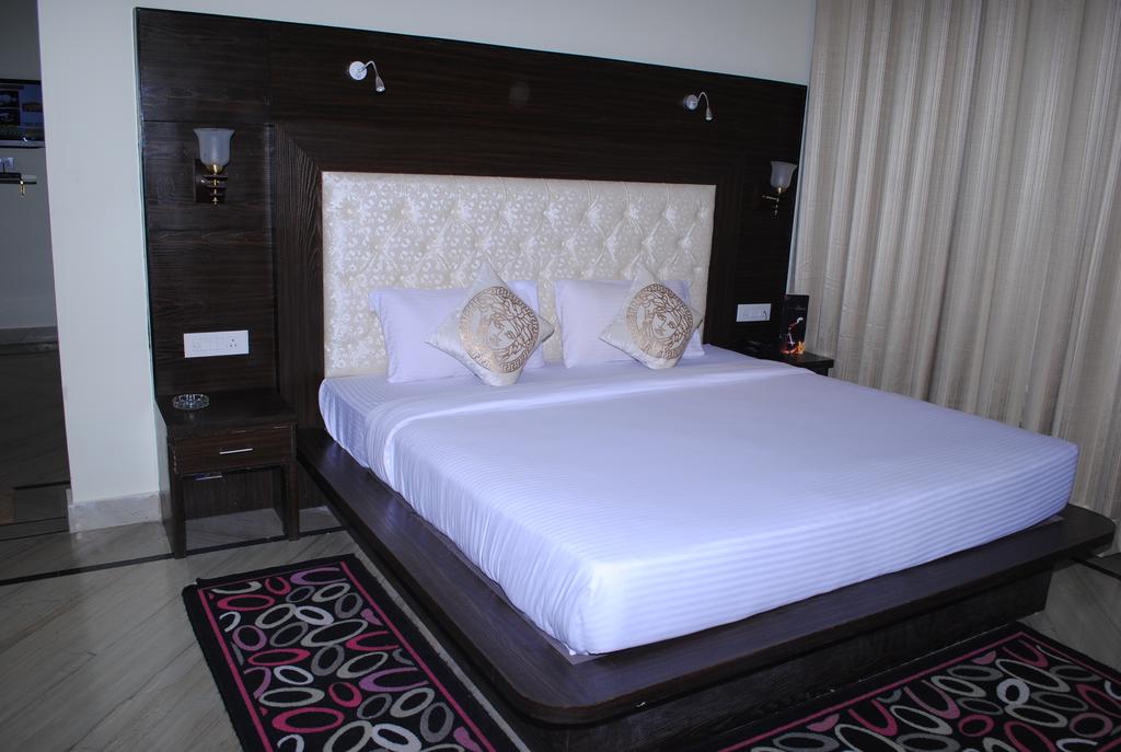 kamal residency by dhiraya hotels