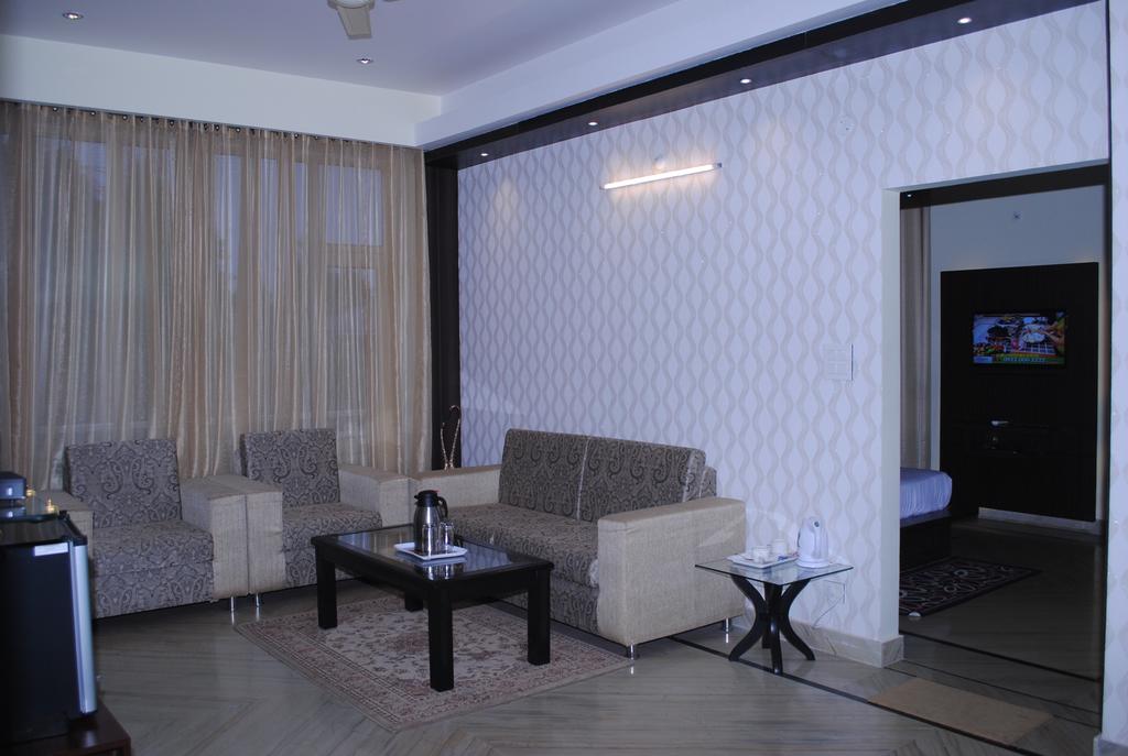 kamal residency by dhiraya hotels
