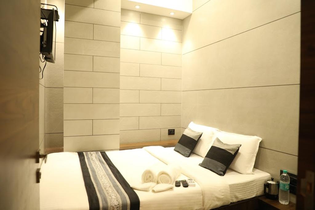 Hotel Rooms Dadar
