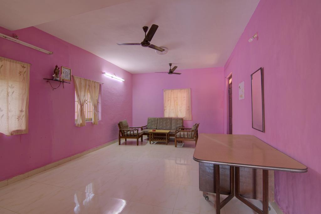 Mollys Nest,Mandrem>>Goa,3 star