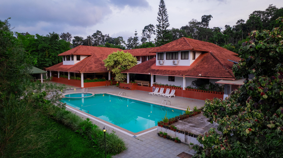 kadkani riverside resort