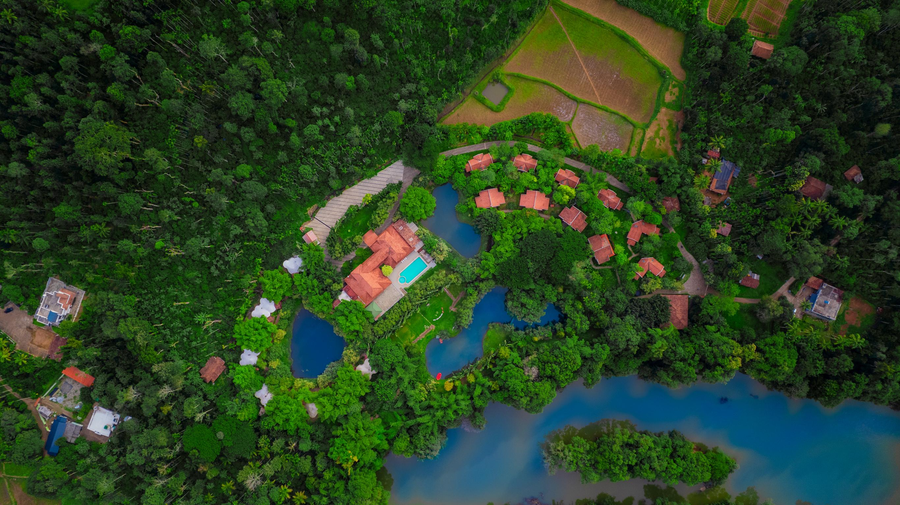 kadkani riverside resort