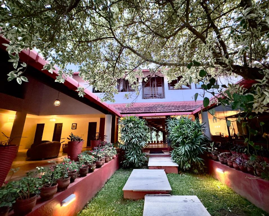 kadkani riverside resort