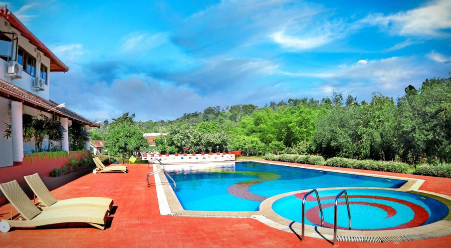 kadkani riverside resort