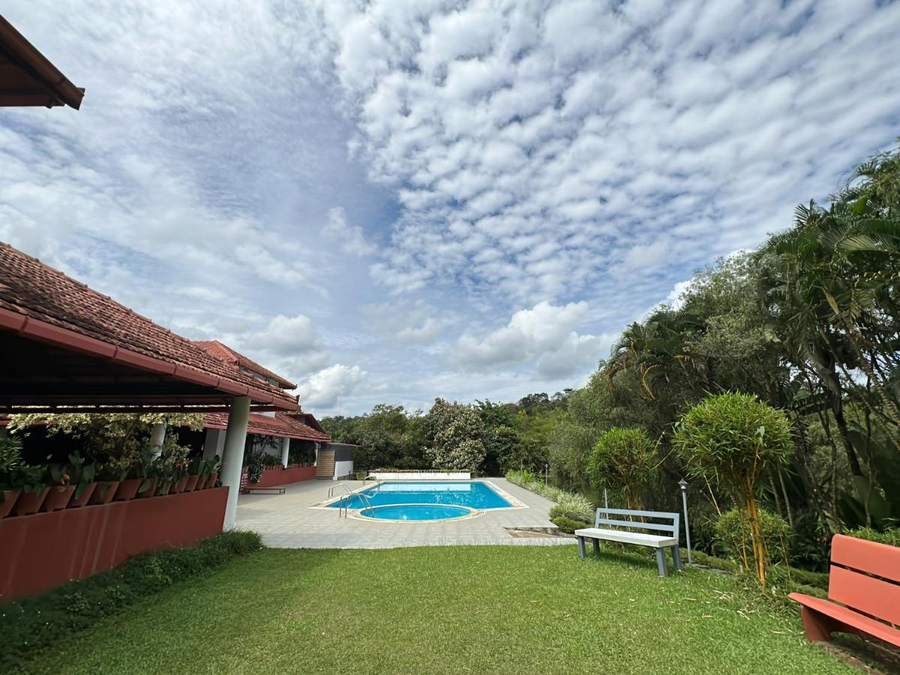 Kadkani Riverside Resort,Hacchinadu,4 star