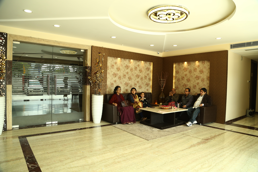 Hotel The Golden Apple,Mahanagar,3 star