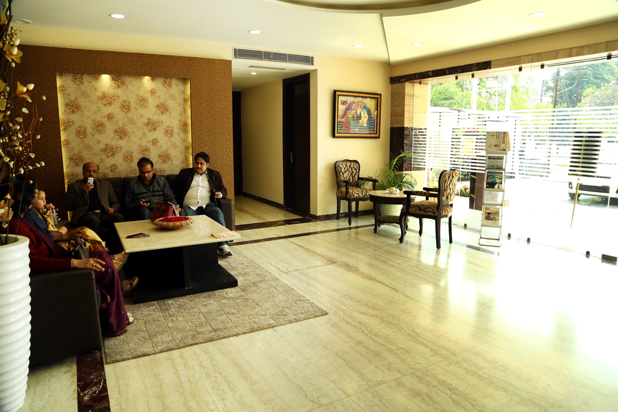 Hotel The Golden Apple,Mahanagar,3 star