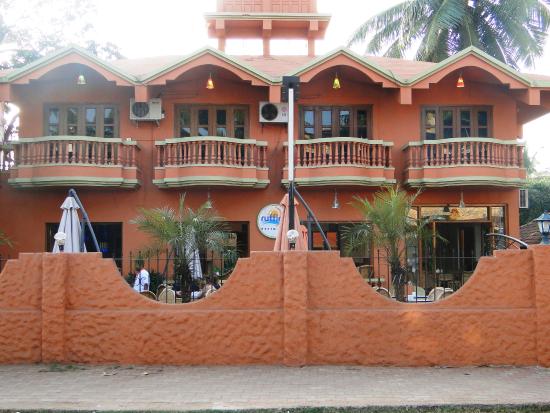 Ruffles Beach Resort,Candolim Beach-North Goa,3 star