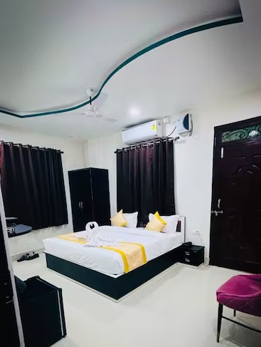 hotel aastha inn