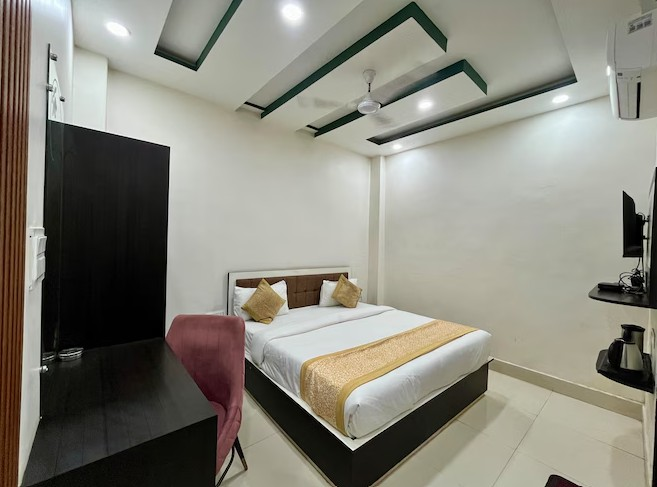 hotel aastha inn