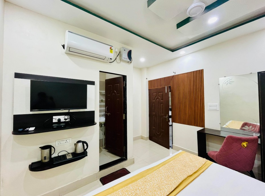 hotel aastha inn