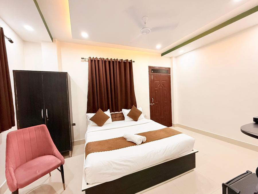 hotel aastha inn