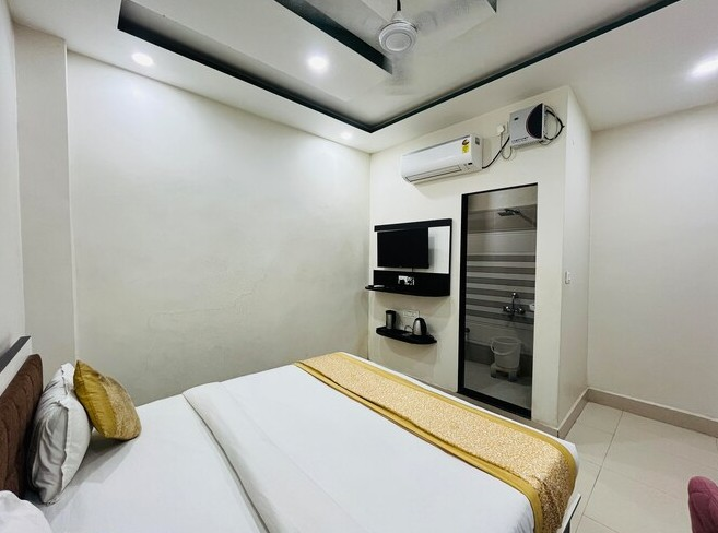 hotel aastha inn