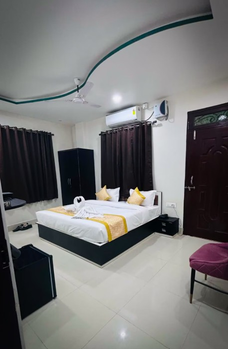 hotel aastha inn