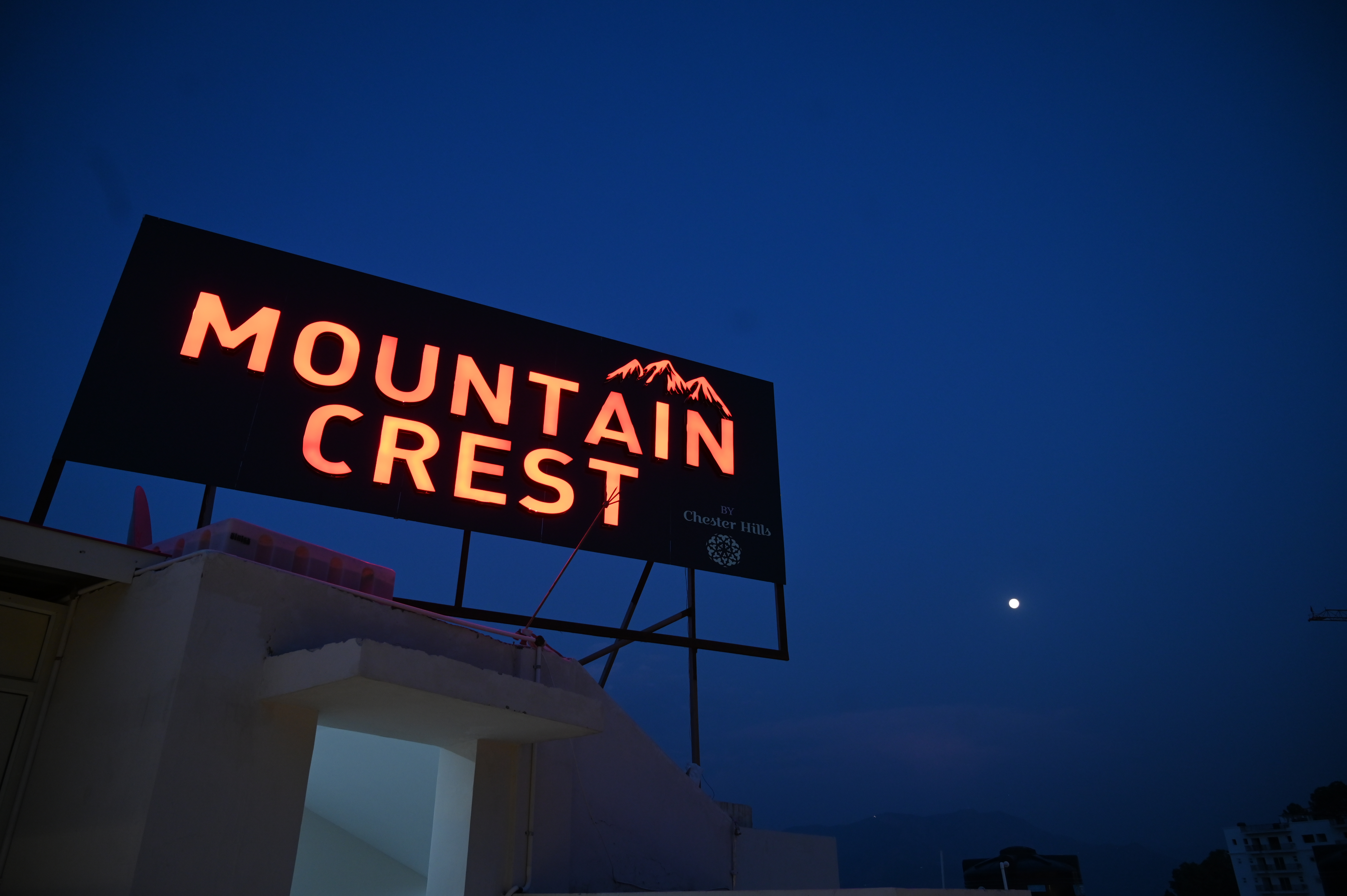 Mountain Crest Hotel
