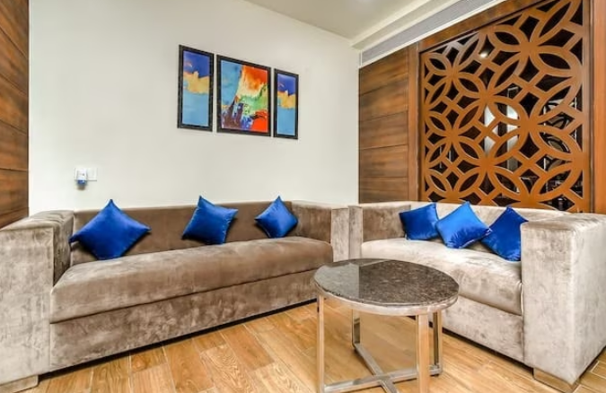 Jb Skyhilton Inn,Lda Colony,3 star