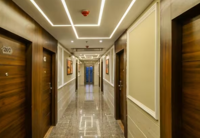 Jb Skyhilton Inn,Lda Colony,3 star