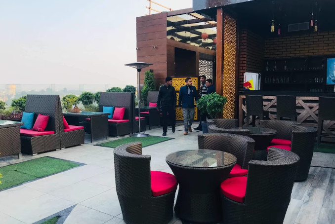 jb skyhilton inn