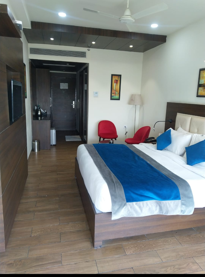 jb skyhilton inn