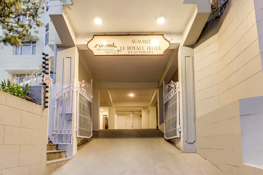 Summit Le Royale Hotel,Lakkar Bazar,4 star