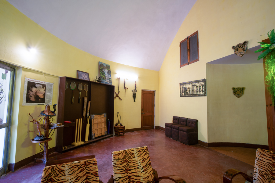 treebo premium mowglis den pench