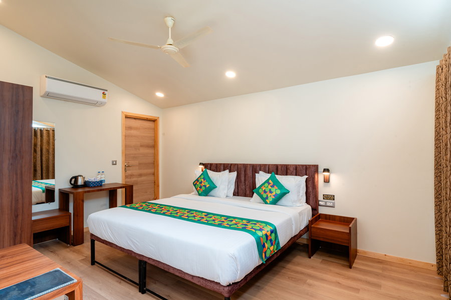 treebo premium mowglis den pench