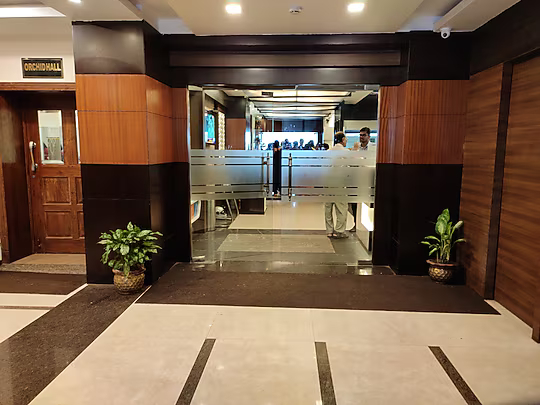 Hotel Pushpak,Kalpana Square,3 star