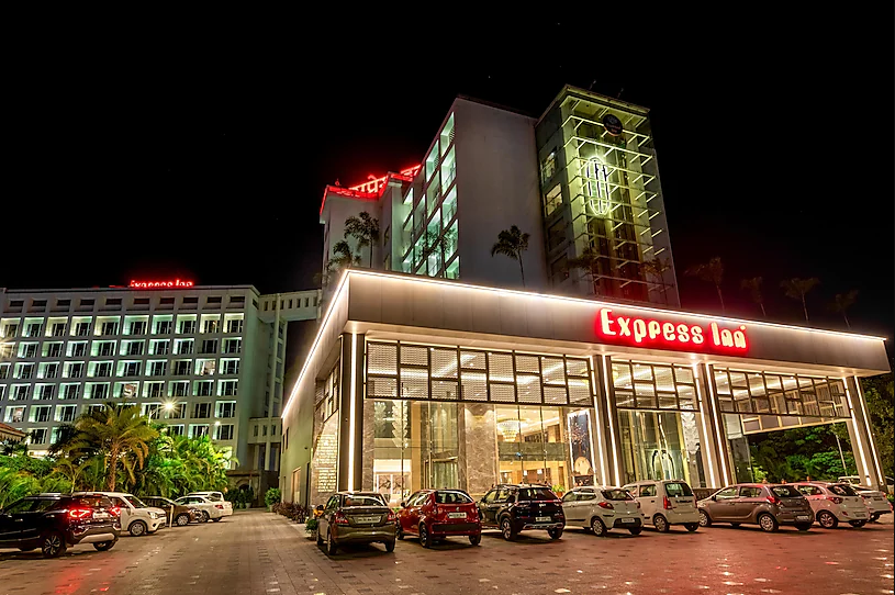 Express Inn The Business Luxury Hotel,Pathardi Phata,5 star