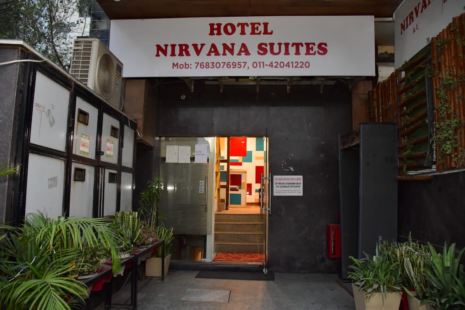 Hotel Nirvana Suites Jasola