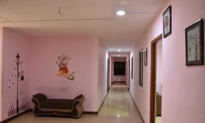 Hotel Sarweshwary,Nagwa Lanka,3 star