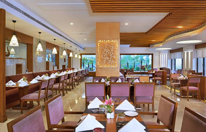 The Bristol Hotel,Golf Course Road,5 star