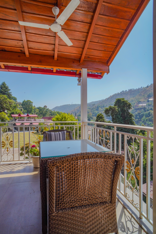 hotel neelesh inn a luxury lake view hotel 20 kms from nainital