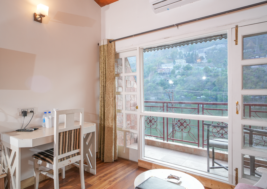 hotel neelesh inn a luxury lake view hotel 20 kms from nainital